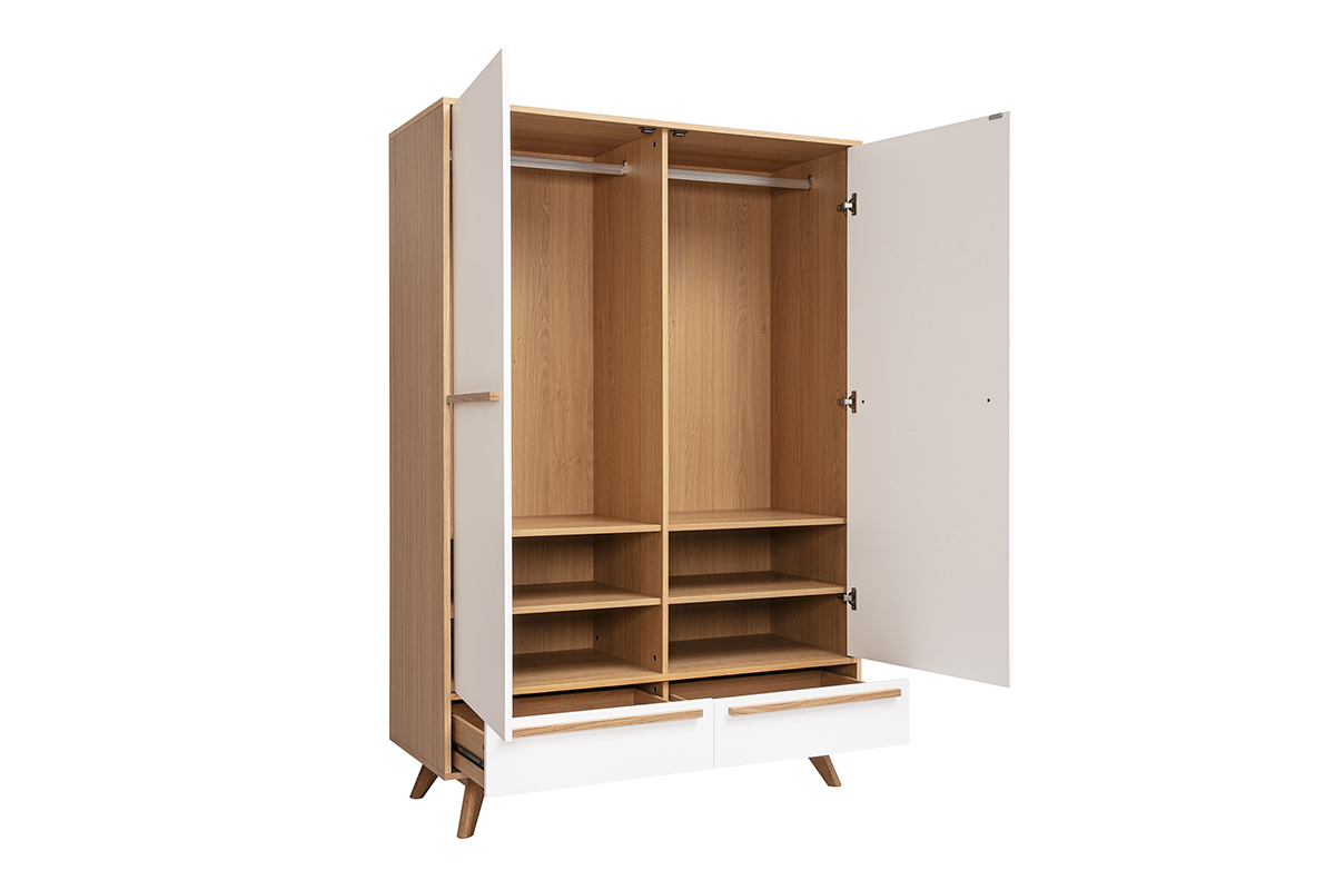 Armoire bois clair et blanc, portes ouvertes, vue de 3/4.