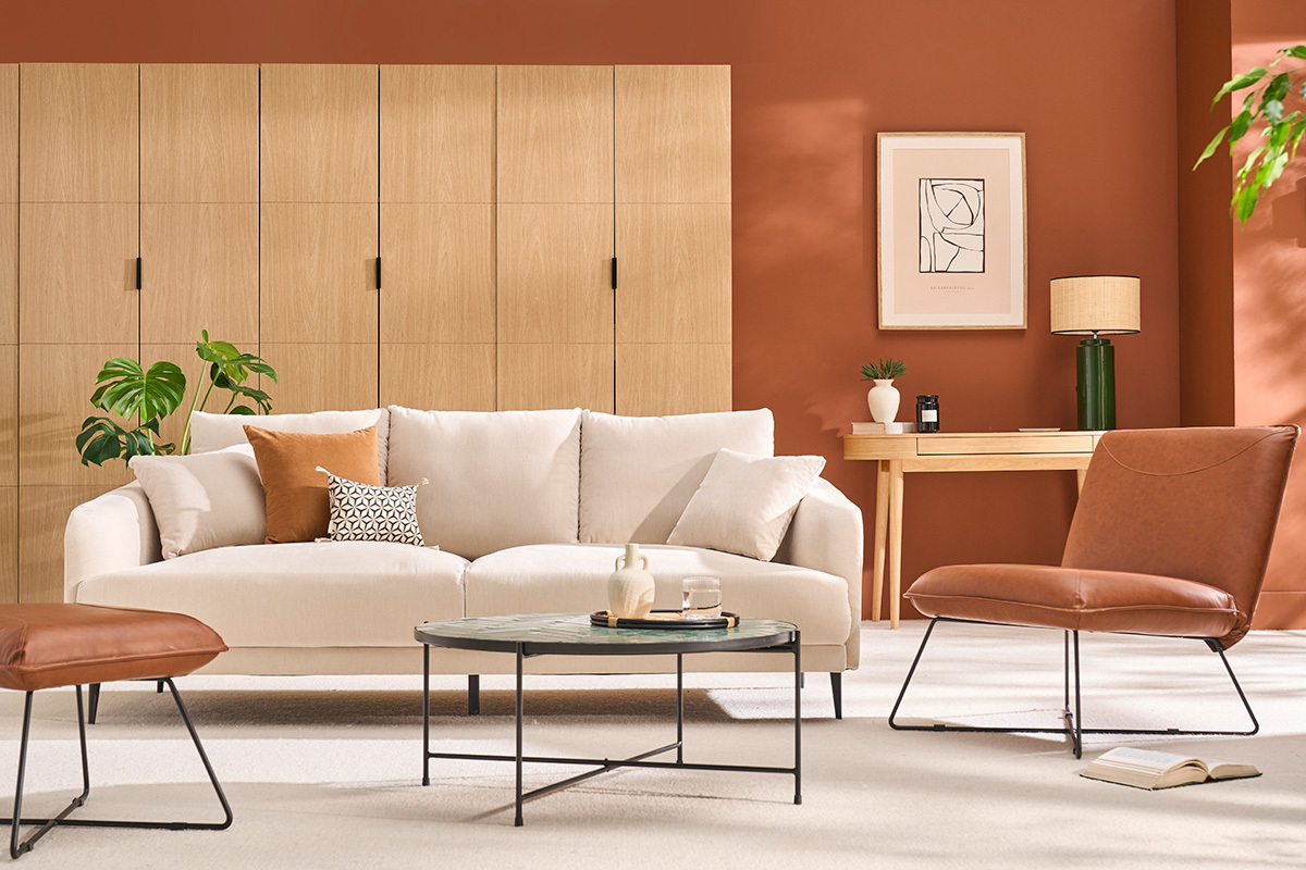 Armoire dressing ch�ne GARENCE dans un salon moderne avec canap� et table basse.