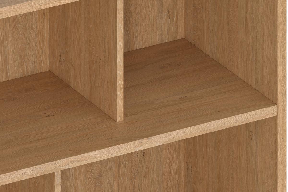 Biblioth�que scandinave finition bois clair ch�ne, d�tail des �tag�res.