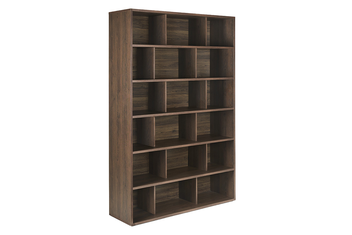 Biblioth�que scandinave en bois fonc� noyer avec niches, vue de 3/4.