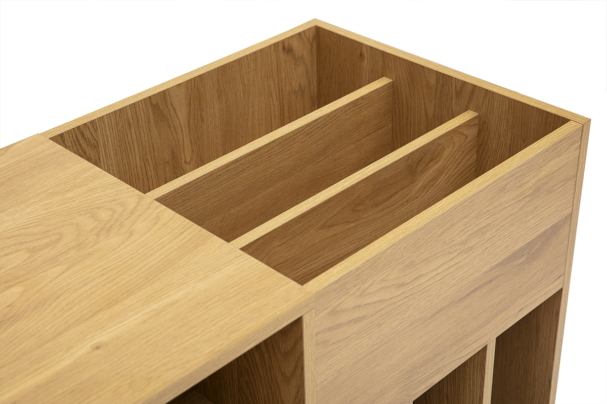 Vue du dessus du buffet ALICANTE en bois clair ch�ne, compartiments ouverts pour vinyles.