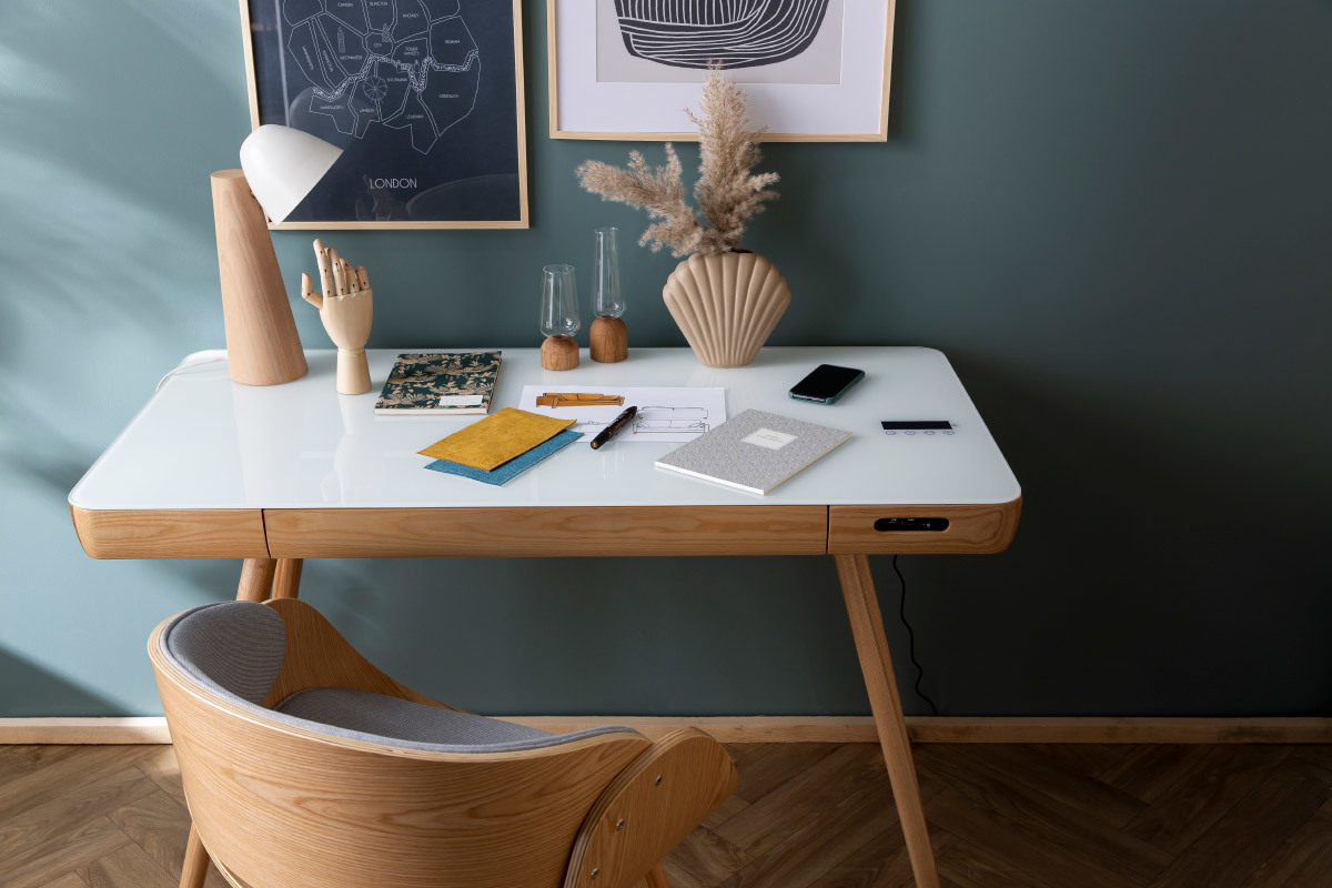 Bureau connect� multim�dia avec tiroir en verre et bois clair L120 cm CLEVER