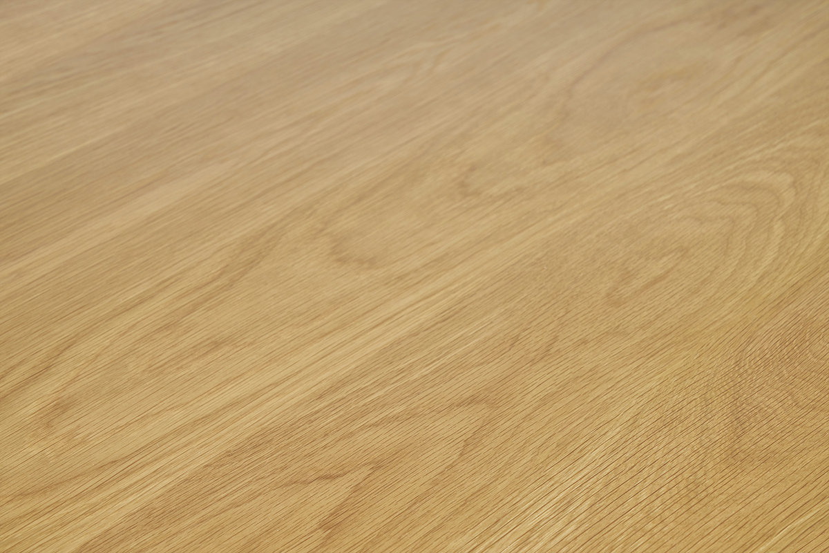 Bureau design en bois clair, zoom mati�re