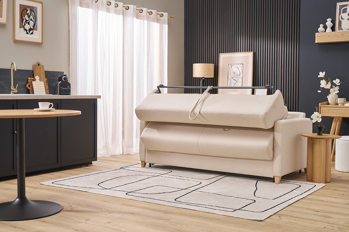 Canap� convertible 3 places en tissu beige et bois clair avec matelas 13 cm SKANDY