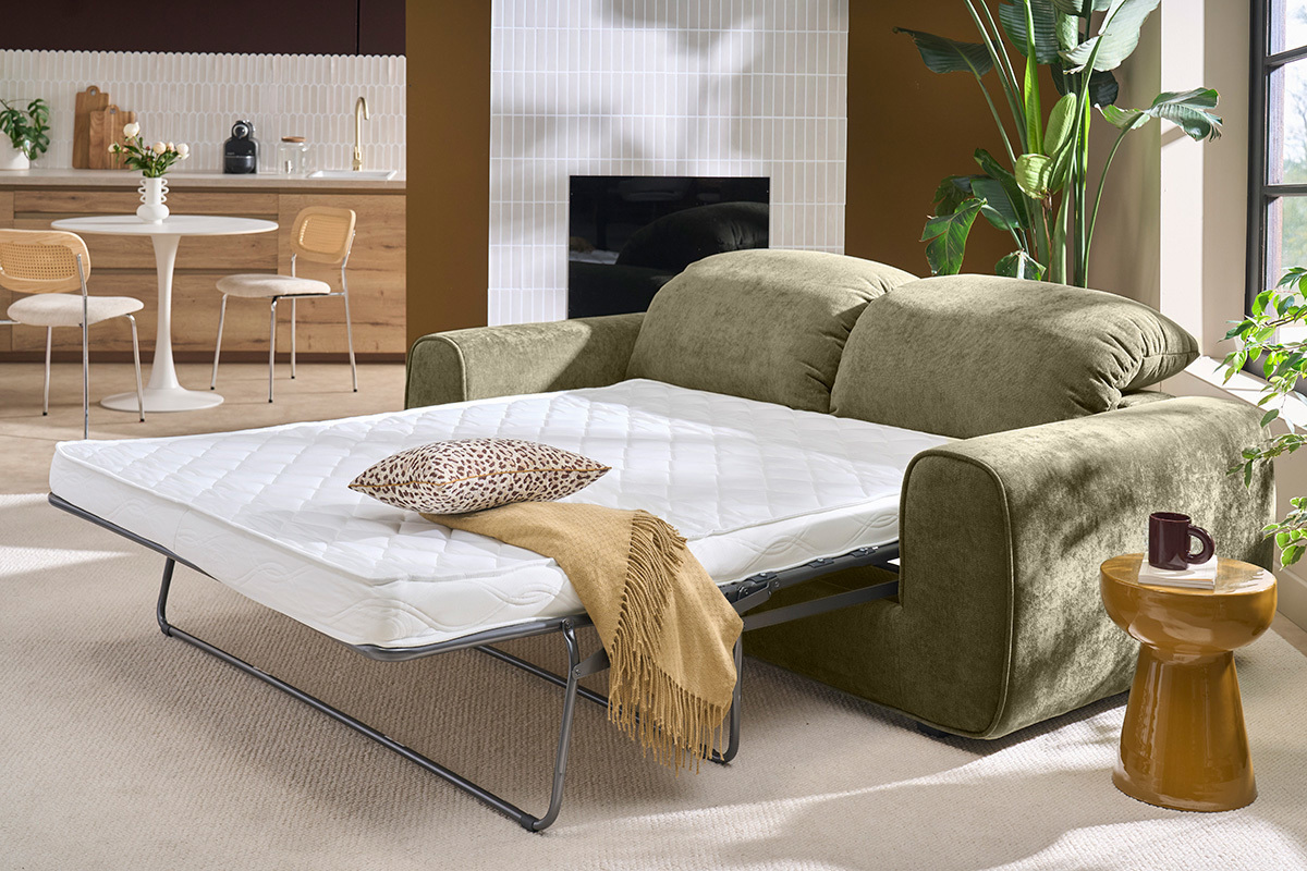 Canap� convertible avec t�ti�res ajustables 3 places en tissu effet velours textur� vert kaki NOAM