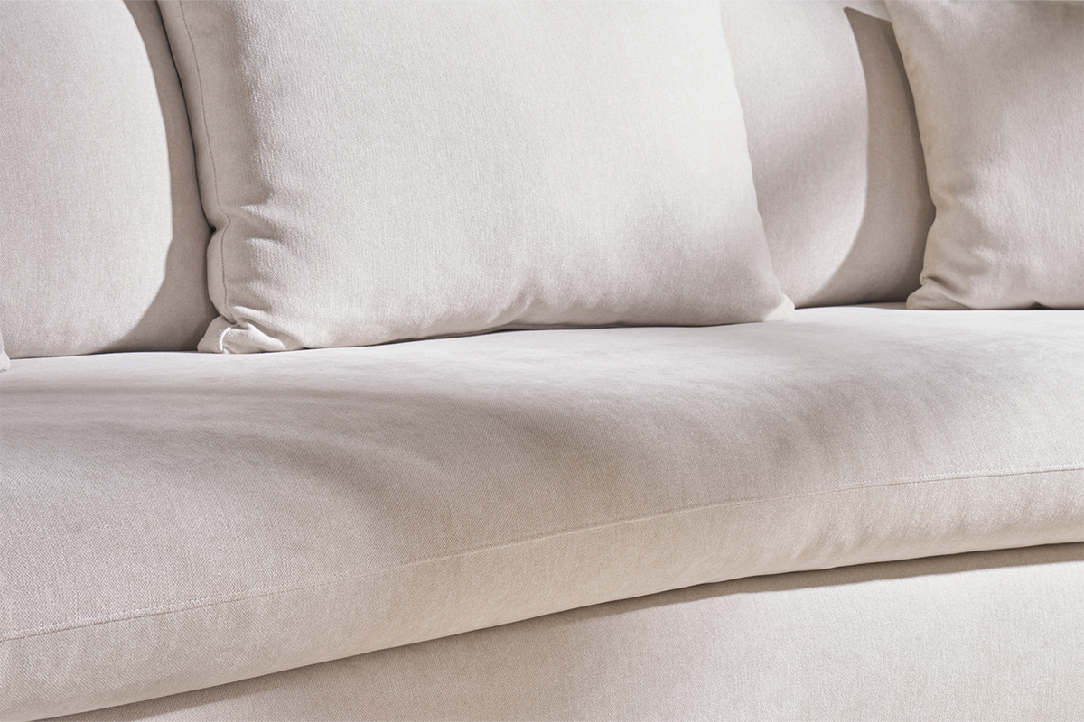 Canap� convertible d�houssable 3-4 places design haricot en tissu effet velours beige clair SACHA