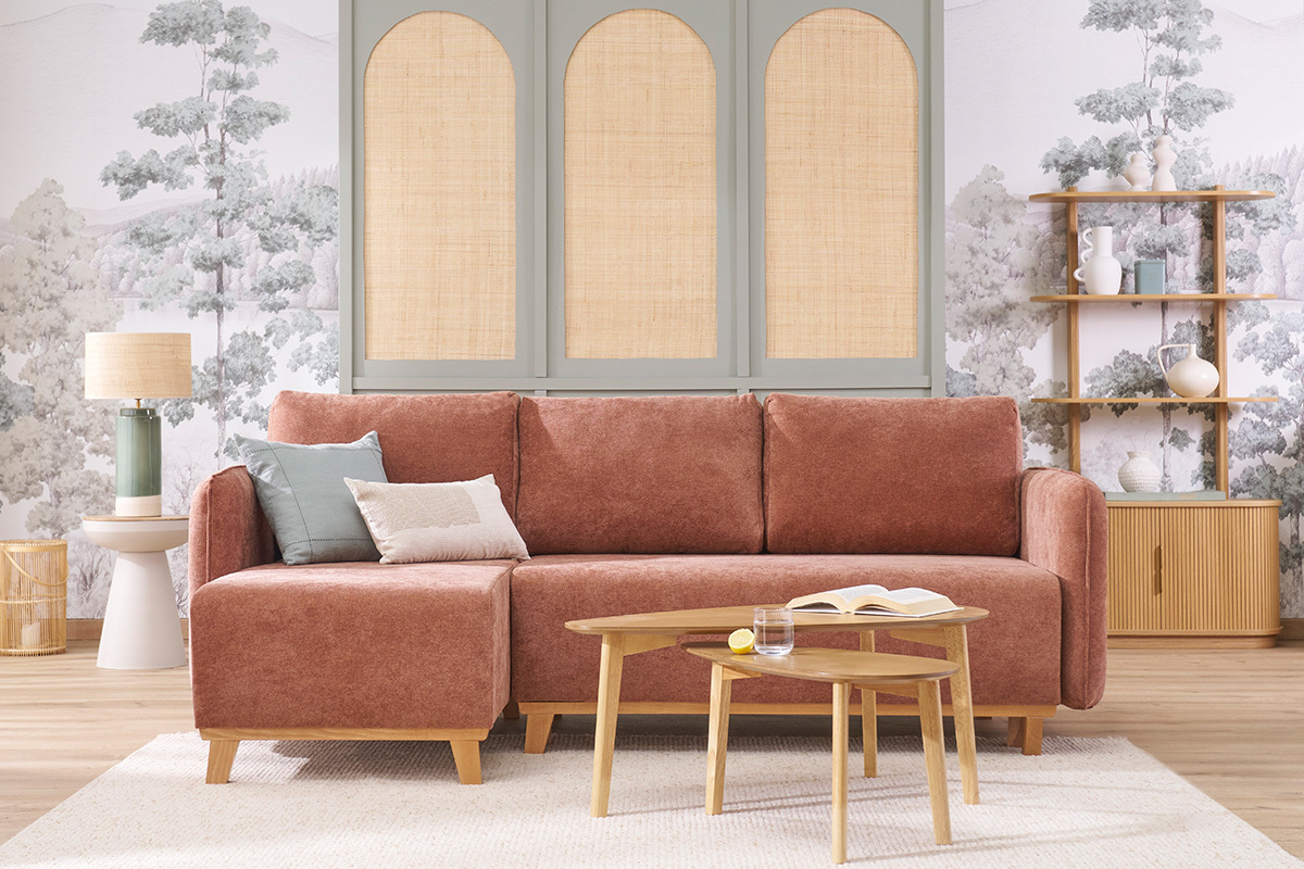 Canap� d'angle convertible et r�versible 3-4 places en tissu effet velours terre br�l�e et bois clair ROMANE