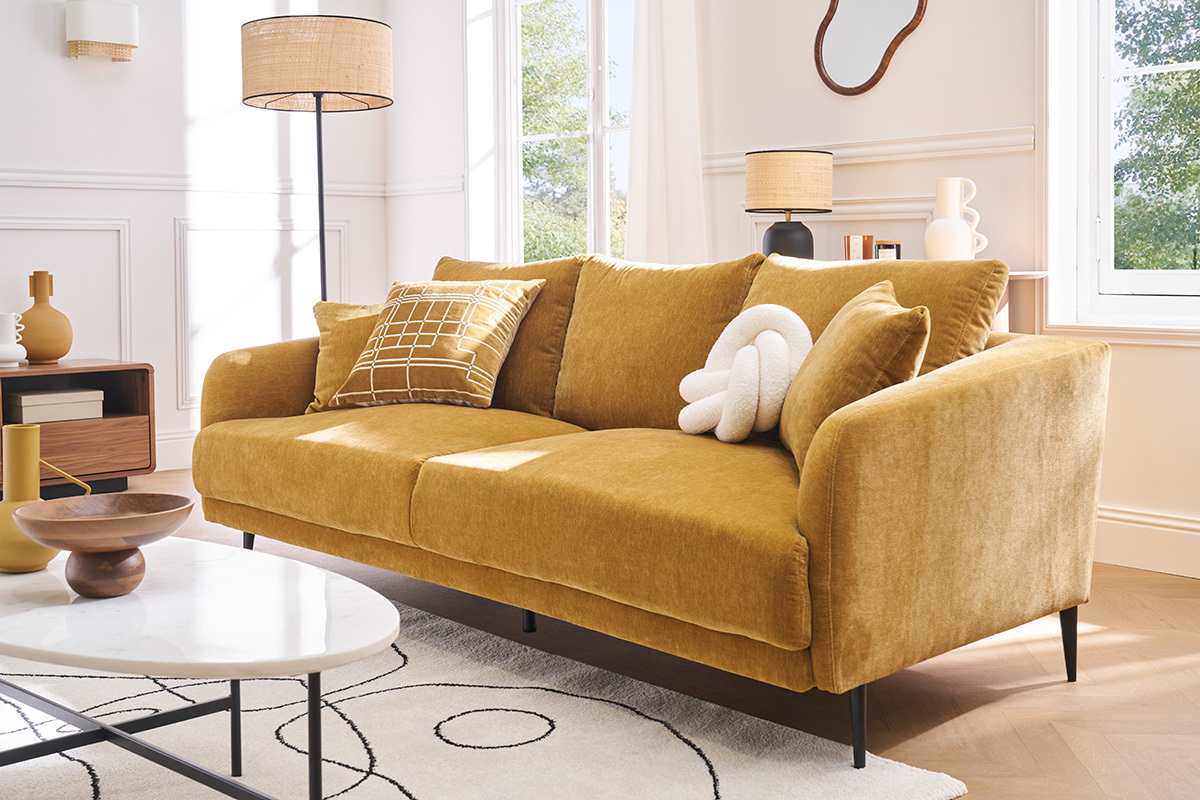 Canap� design 3 places en tissu effet velours jaune curry et m�tal noir JERRY