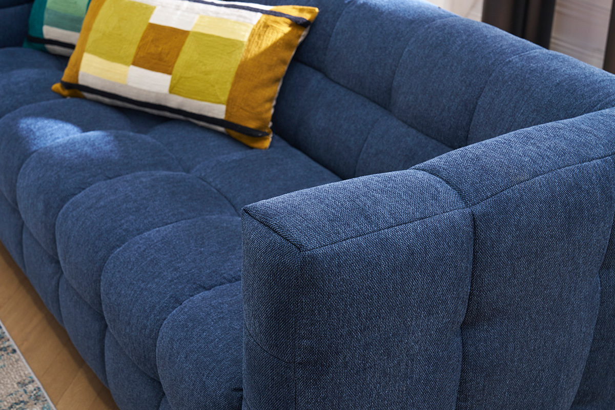 Canap� design 3 places en tissu effet velours textur� bleu fonc� CORTO