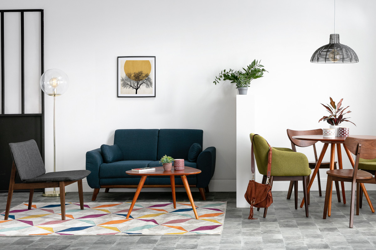 Canap� scandinave 2 places en tissu effet velours jaune moutarde et bois clair EKTOR