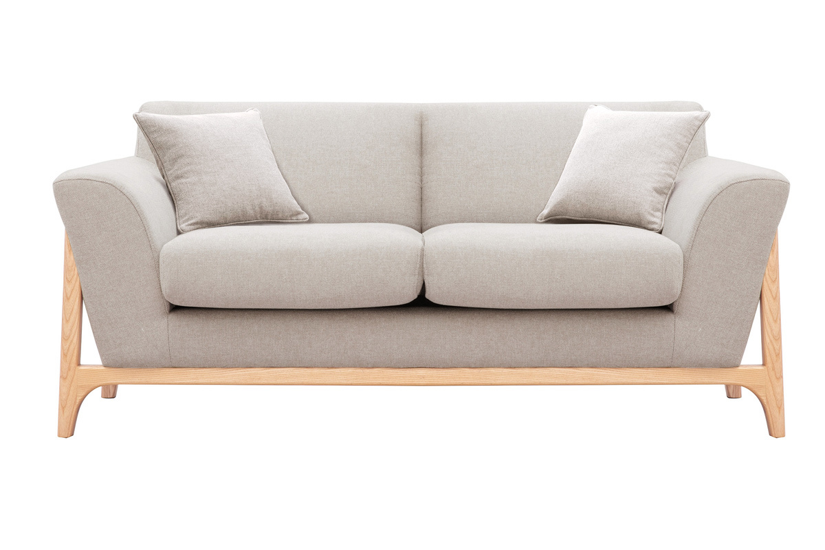 Canap� scandinave 2 places beige avec pi�tement en bois clair, vue de face.