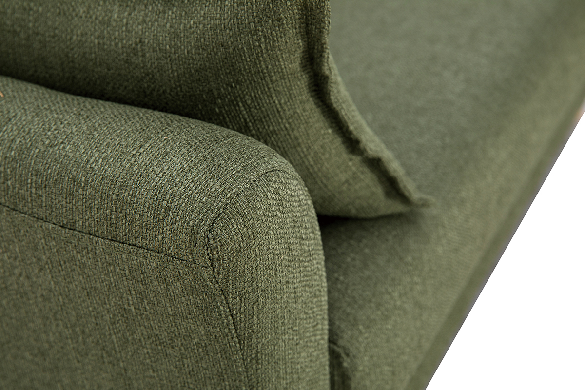 Canap� 2 places tissu vert kaki et accoudoirs �vas�s, vue de pr�s.