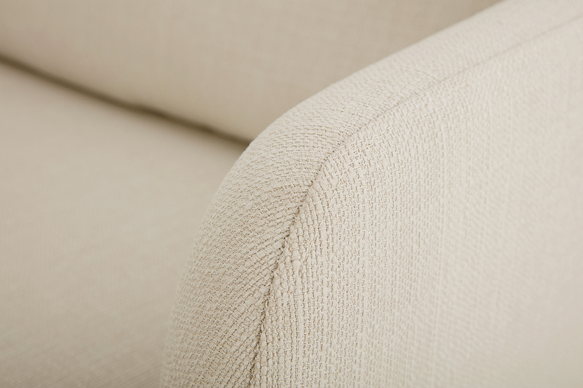 Canap� scandinave 3 places en tissu beige et bois clair HOBART