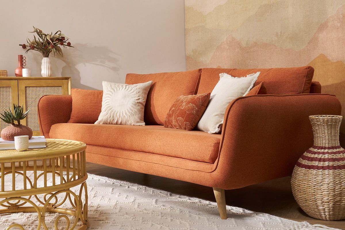Canap� scandinave 3 places en tissu brique et bois clair CREEP