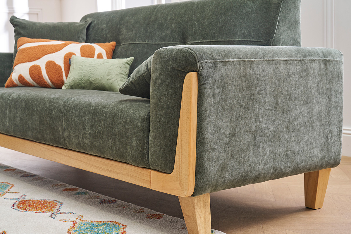 Canap� scandinave 3 places en tissu effet velours vert kaki et bois clair FJORD