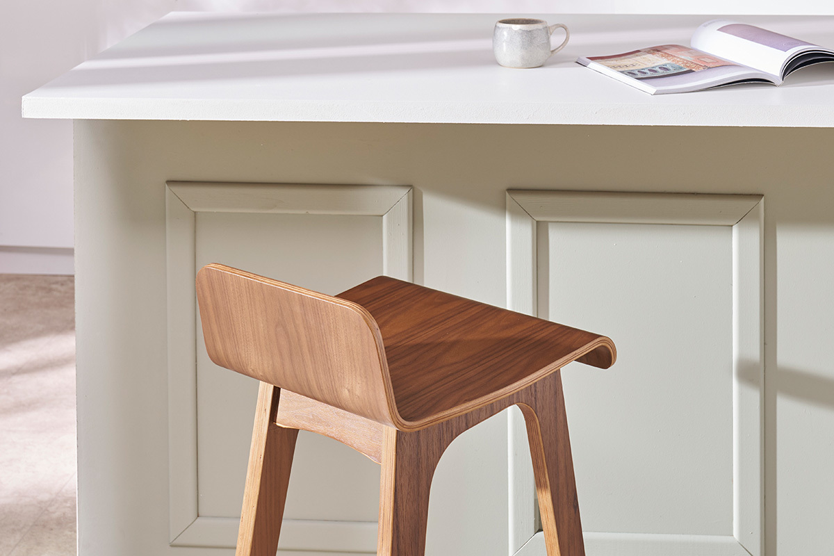Chaise de bar scandinave bois fonc� H65 cm BALTIK