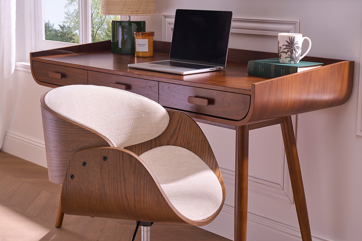 Chaise de bureau � roulettes design en bois fonc� et tissu effet velours textur� beige BENT