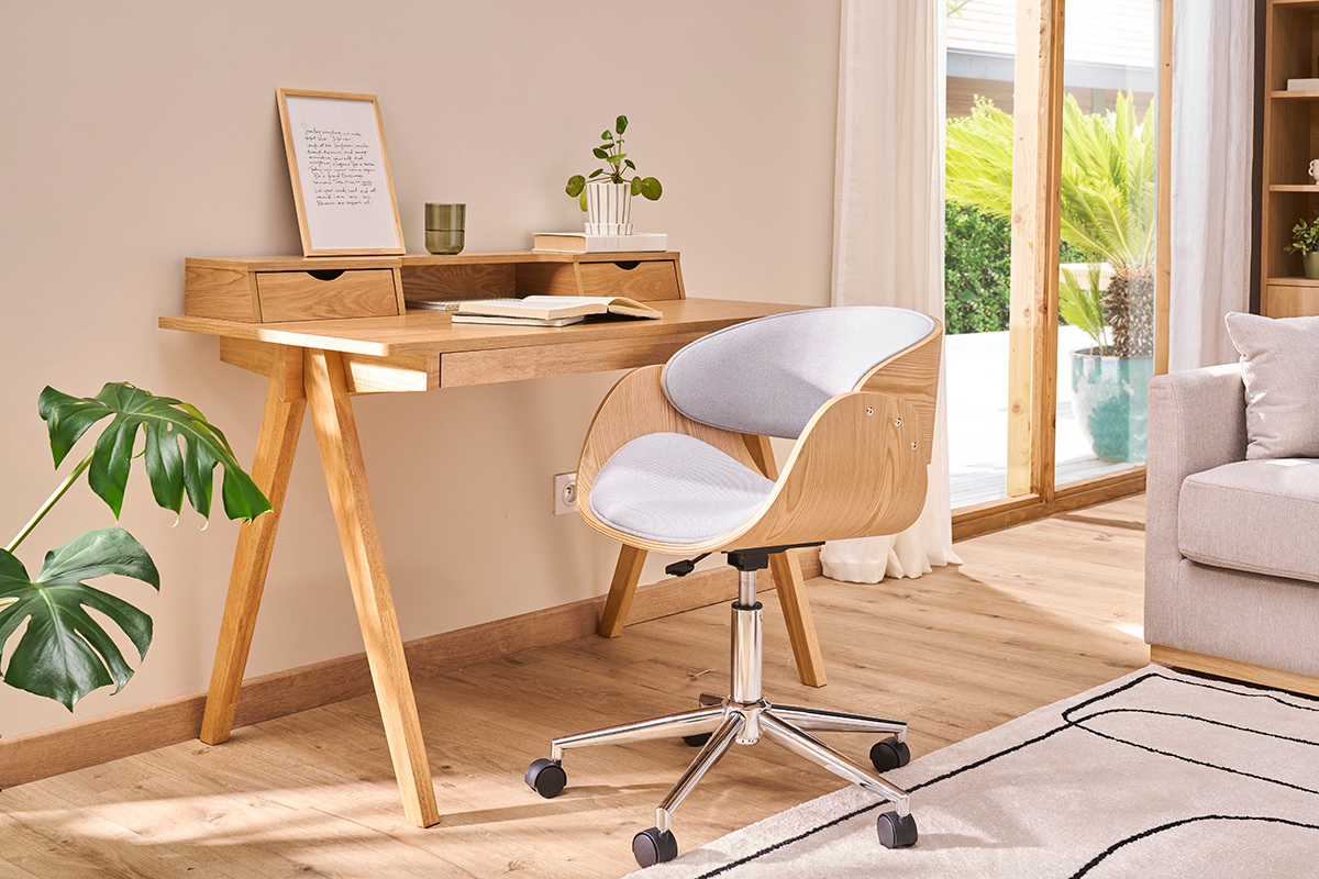 Chaise de bureau � roulettes design en tissu gris, bois clair et acier chrom� BENT