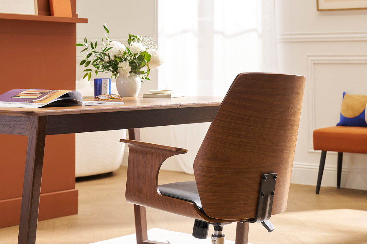 Chaise de bureau � roulettes design noir, bois fonc� noyer et acier chrom� RUFIN