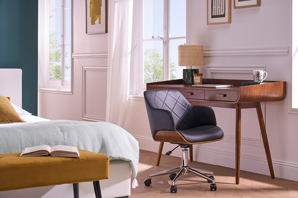 Chaise de bureau � roulettes design noir, bois fonc� noyer et acier chrom� SANDRO