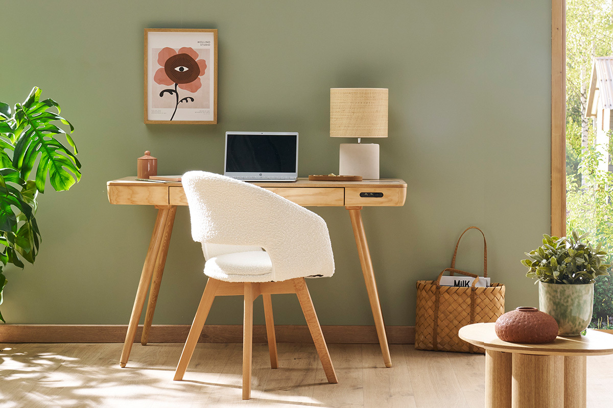 Chaise scandinave en tissu effet laine boucl�e blanc et bois clair massif PRISMA
