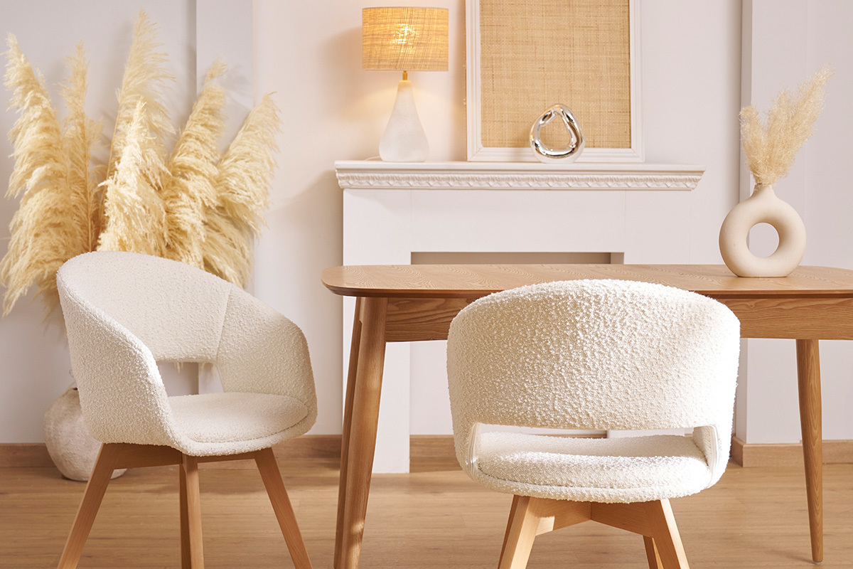 Chaise scandinave en tissu effet laine boucl�e blanc et bois clair massif PRISMA