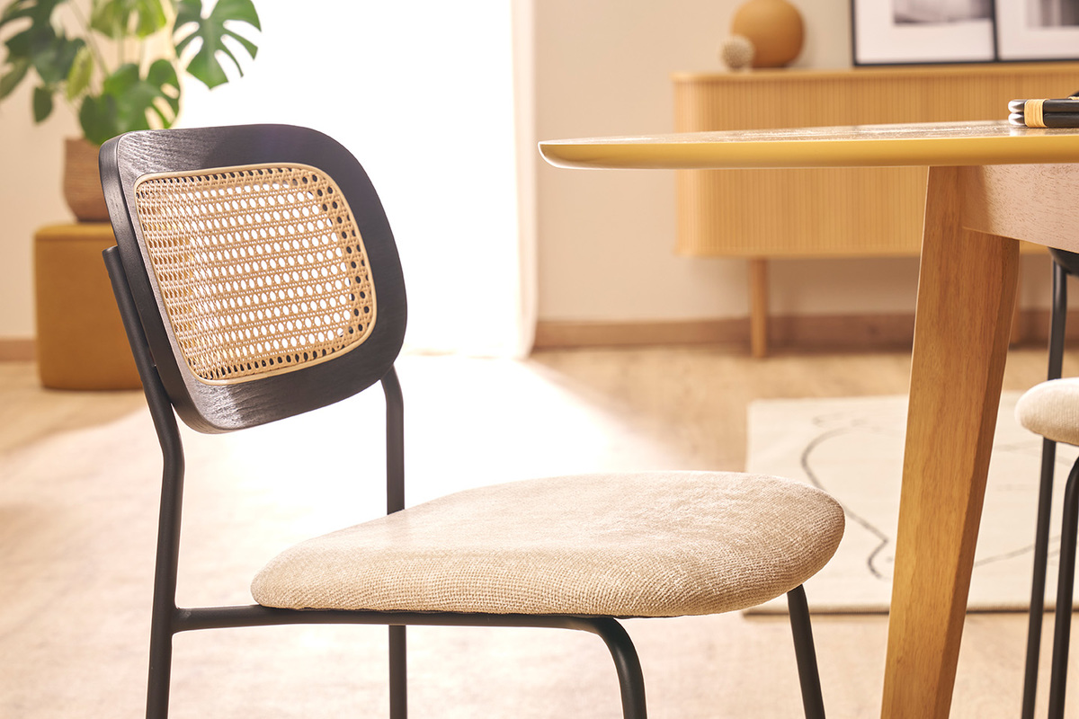 Chaises design en tissu effet velours textur� beige, m�tal noir et cannage rotin (lot de 2) MIRANDA