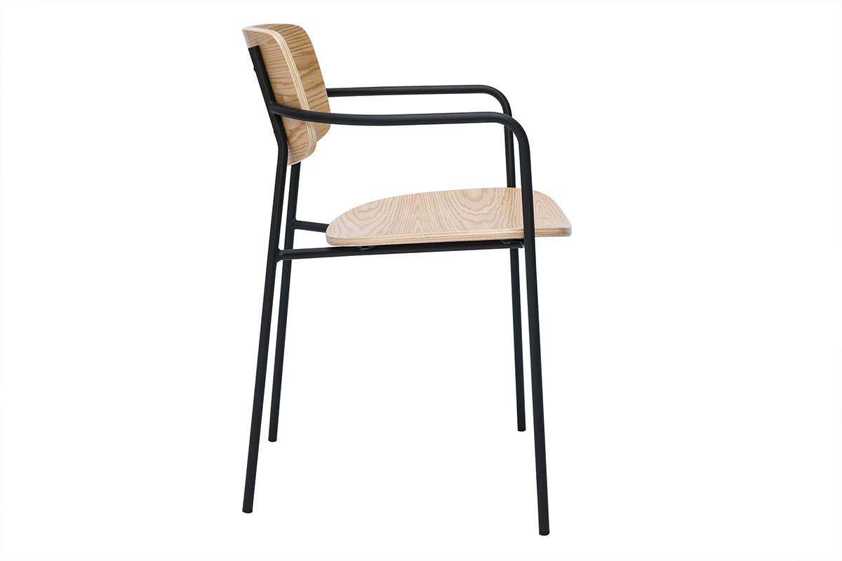 Chaise SUSAN en bois clair et m�tal noir vue de c�t�.