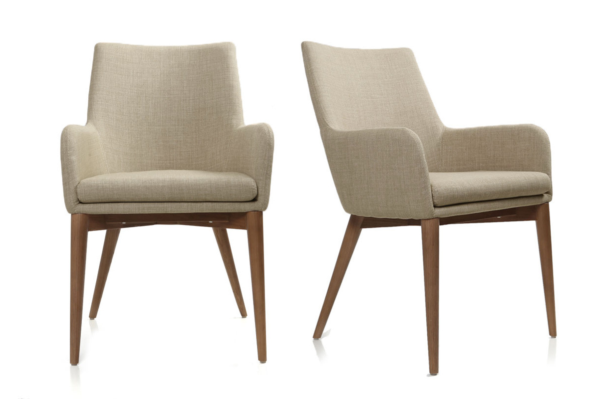 Chaises SHANA en tissu beige et bois fonc�, lot de 2, vue de face et de c�t�.