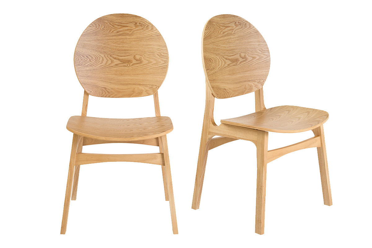 Lot de 2 chaises scandinaves en bois clair, design moderne, vue de face.