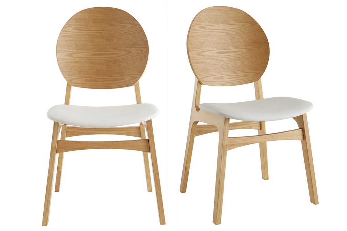 Deux chaises scandinaves ELTON en bois clair et assise blanche, vue de front.