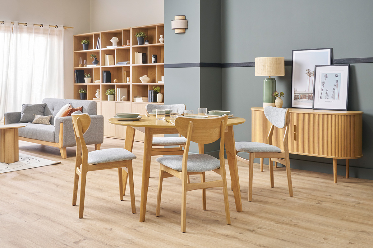 Chaises scandinaves en tissu effet velours textur� gris chin� et bois clair ch�ne massif (lot de 2) MAYA