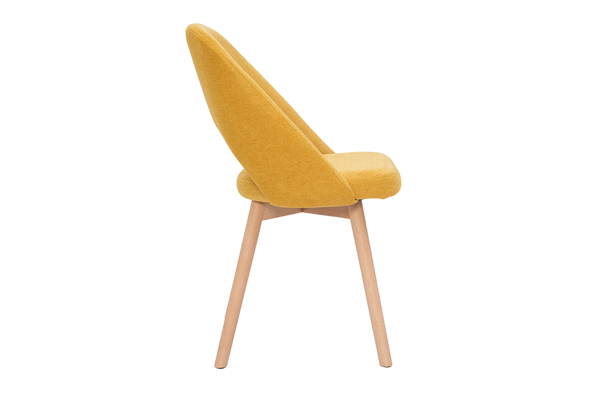 Chaise scandinave jaune moutarde en tissu effet velours, vue de profil, avec pieds en bois clair.