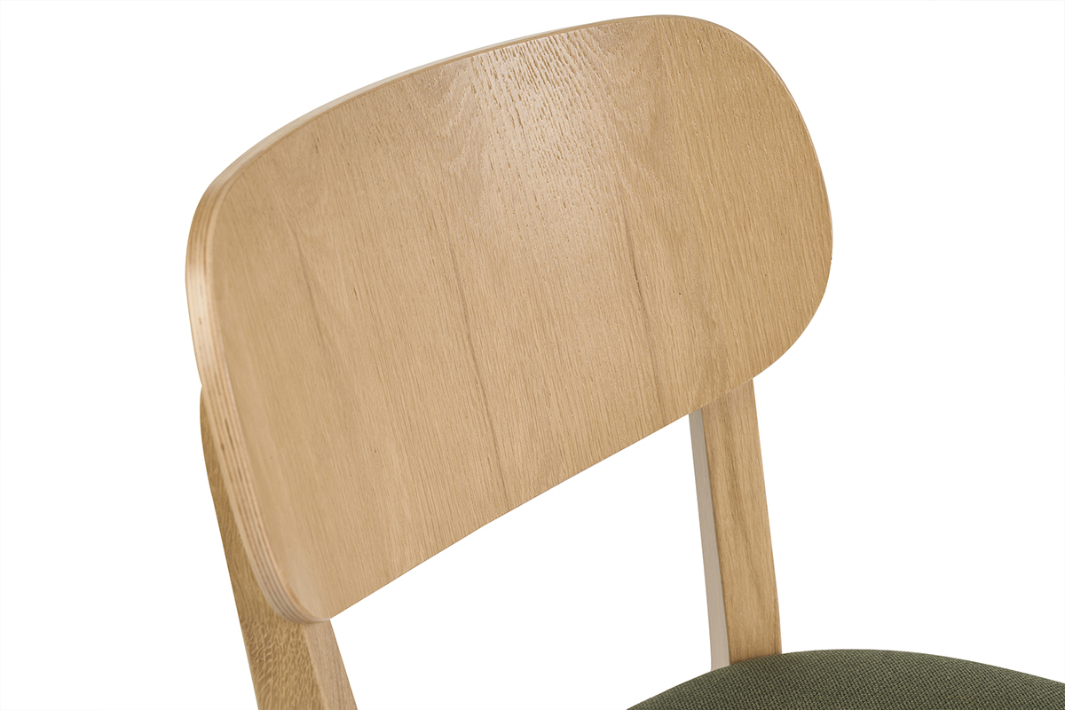 Dossier en bois clair et assise en velours textur� vert kaki d'une chaise LUCIA vue de pr�s