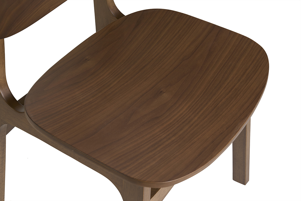 D�tail du plateau d'une chaise vintage en bois fonc� noyer, vue de dessus.
