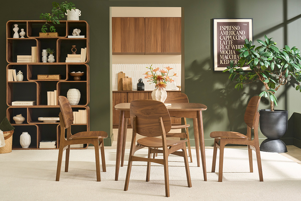 Chaises vintage en bois fonc� noyer (lot de 2) SOQUETTE