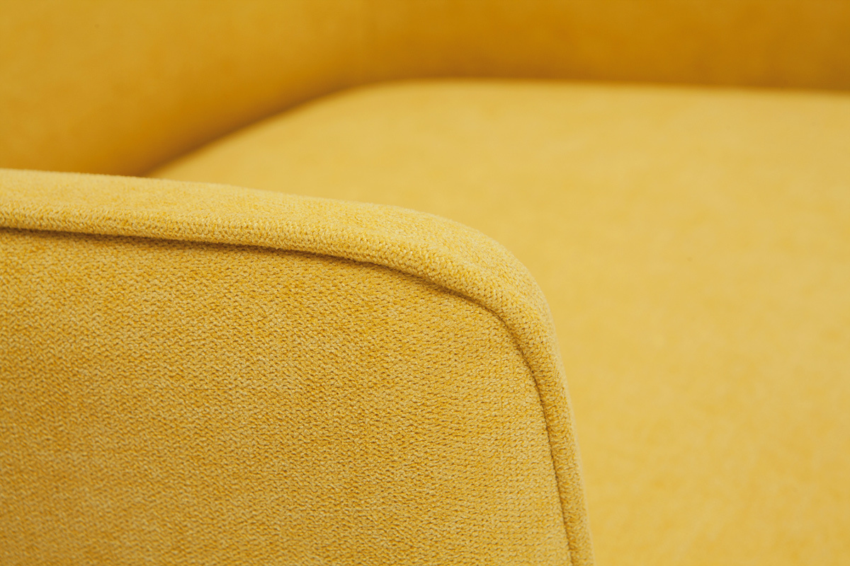 Fauteuil design en tissu effet velours jaune moutarde et m�tal noir LAURENS