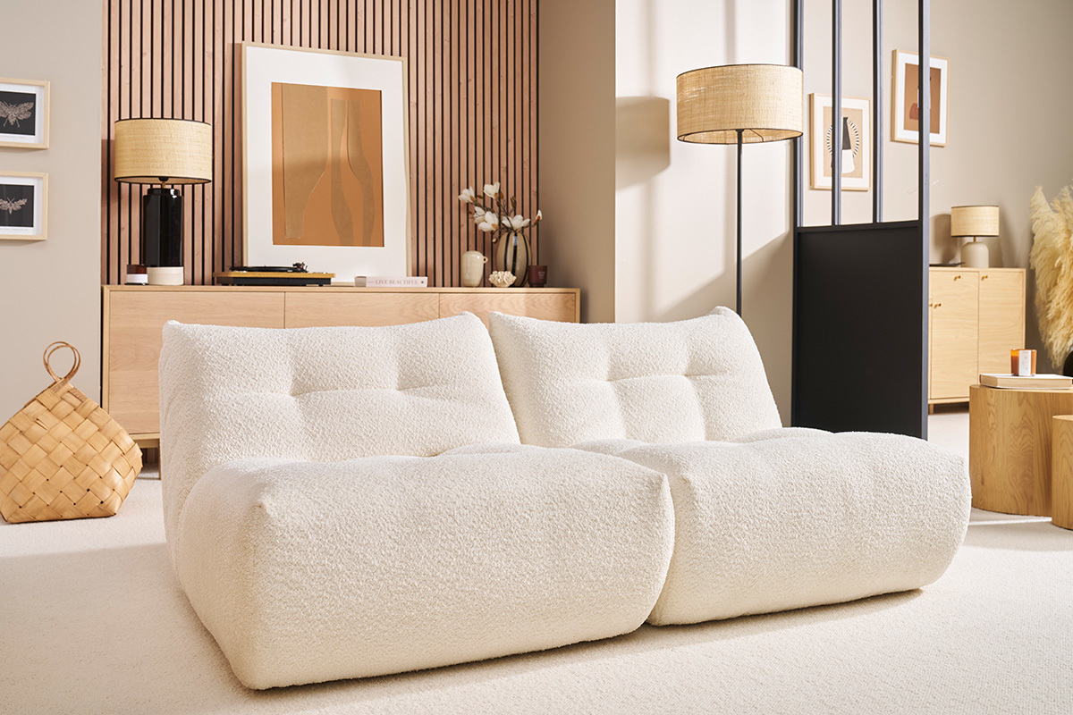 Fauteuil lounge en tissu bouclette blanc cass� BUMPY