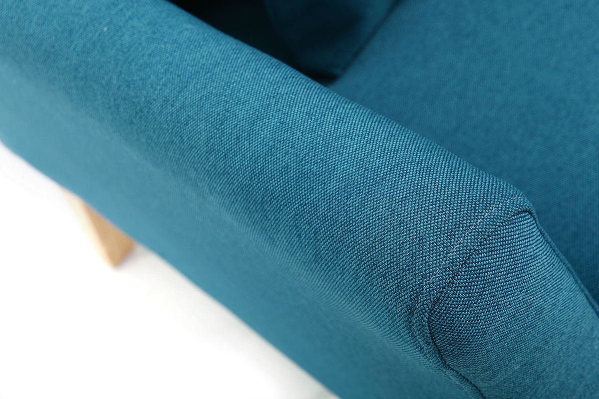 Fauteuil scandinave d�houssable en tissu bleu canard et bois clair OSLO