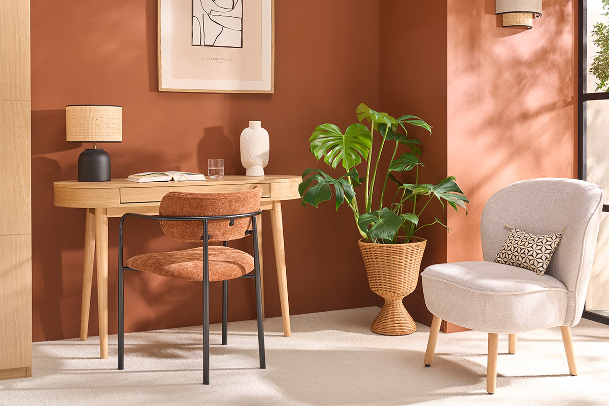 Fauteuil scandinave en tissu effet laine boucl�e blanc et bois clair AMANITA