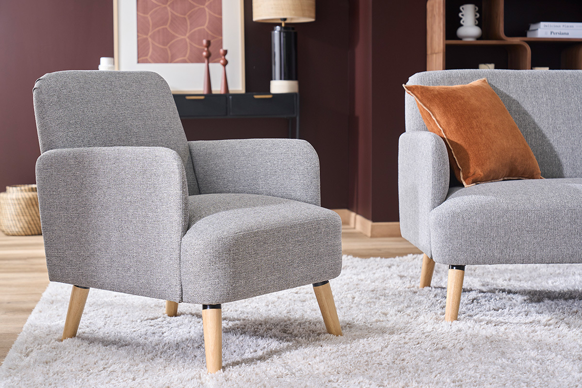 Fauteuil scandinave en tissu effet velours textur� gris fonc� et bois clair ISKO