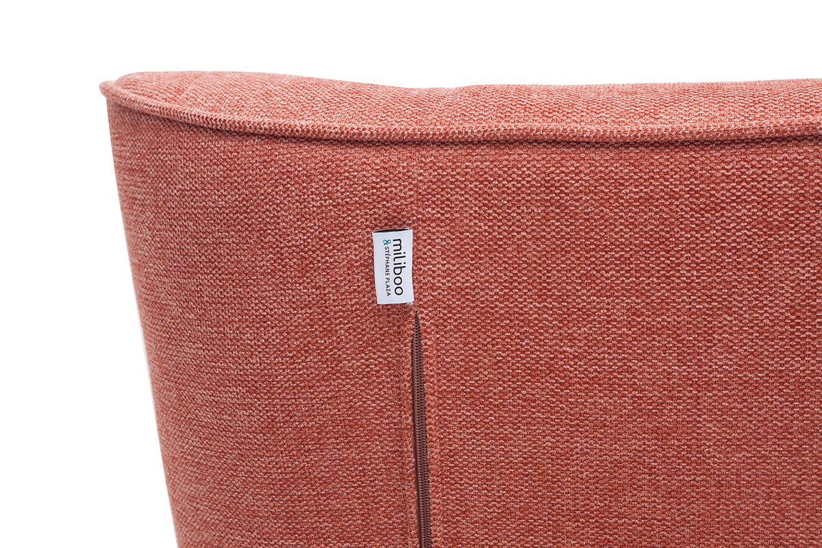 Fauteuil scandinave en tissu effet velours textur� terracotta et bois clair AVERY