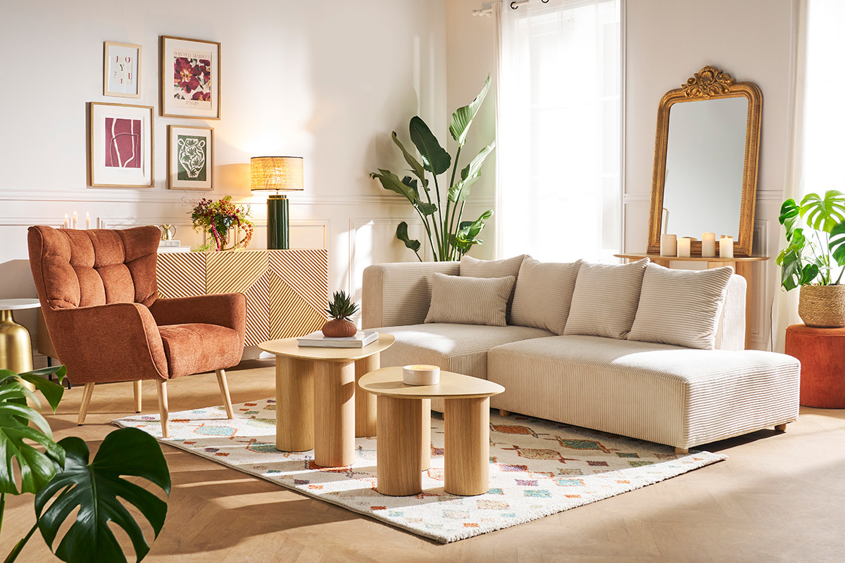 Fauteuil scandinave en tissu effet velours textur� terre br�l�e et bois clair AVERY