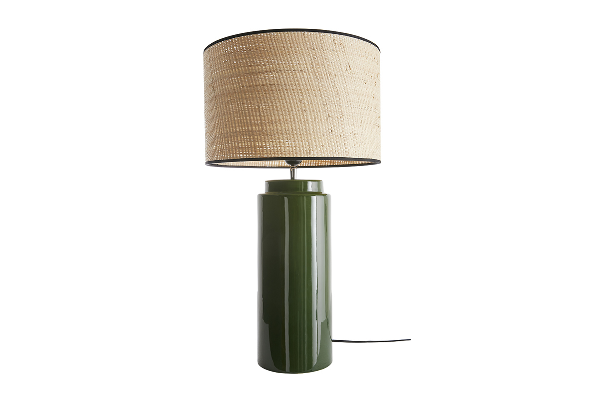 Lampe � poser cylindrique en c�ramique verte avec abat-jour en raphia.