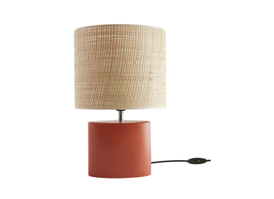 Lampe &agrave; poser en c&eacute;ramique terracotta mat et abat-jour en raphia naturel H40 cm TIGA