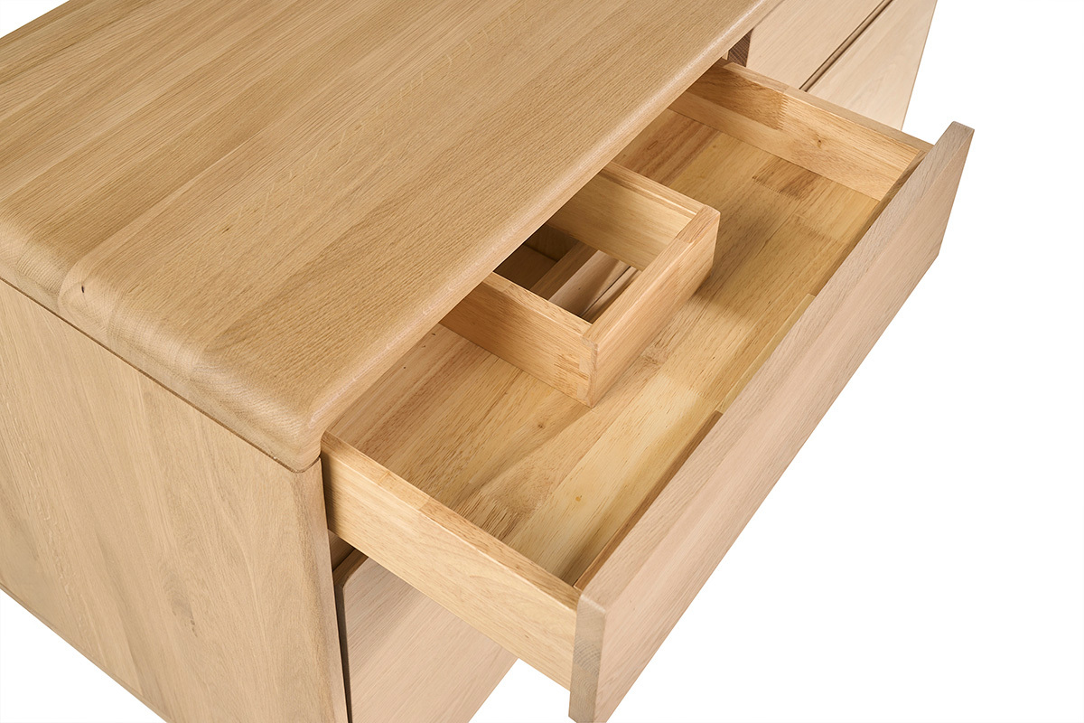Meuble de salle de bain en bois ch�ne massif avec tiroirs ouverts, vue du dessus