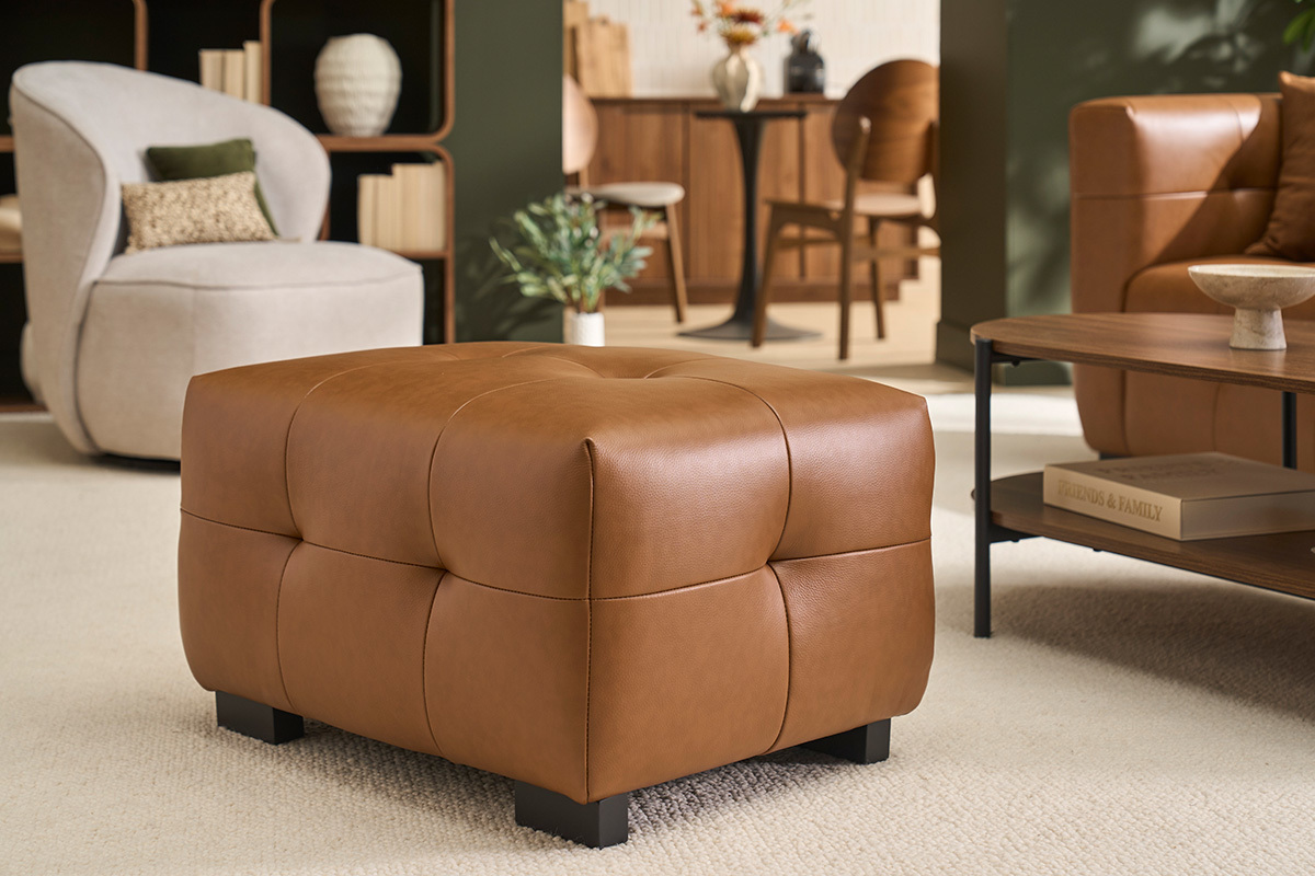 Pouf repose-pieds design en cuir marron CORTO