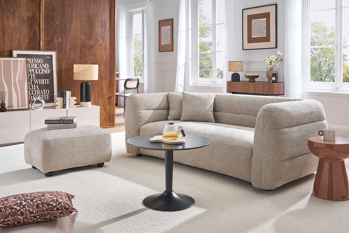 Pouf repose pieds en tissu effet velours textur� beige JOYA