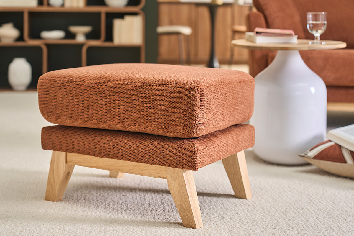Pouf repose-pieds scandinave en tissu chenille terre br�l�e et bois clair OSLO