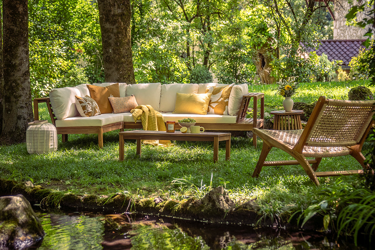 Salon de jardin d'angle 6 places en bois massif avec coussins d�houssables beige naturel BELIZE